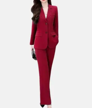 Elegant trouser suit with fitted blazer