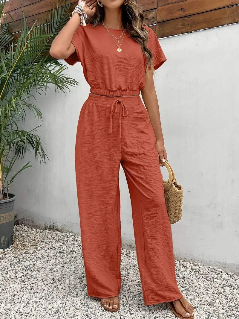 Trendy Ladies Set with Crop Top and Wide Pants